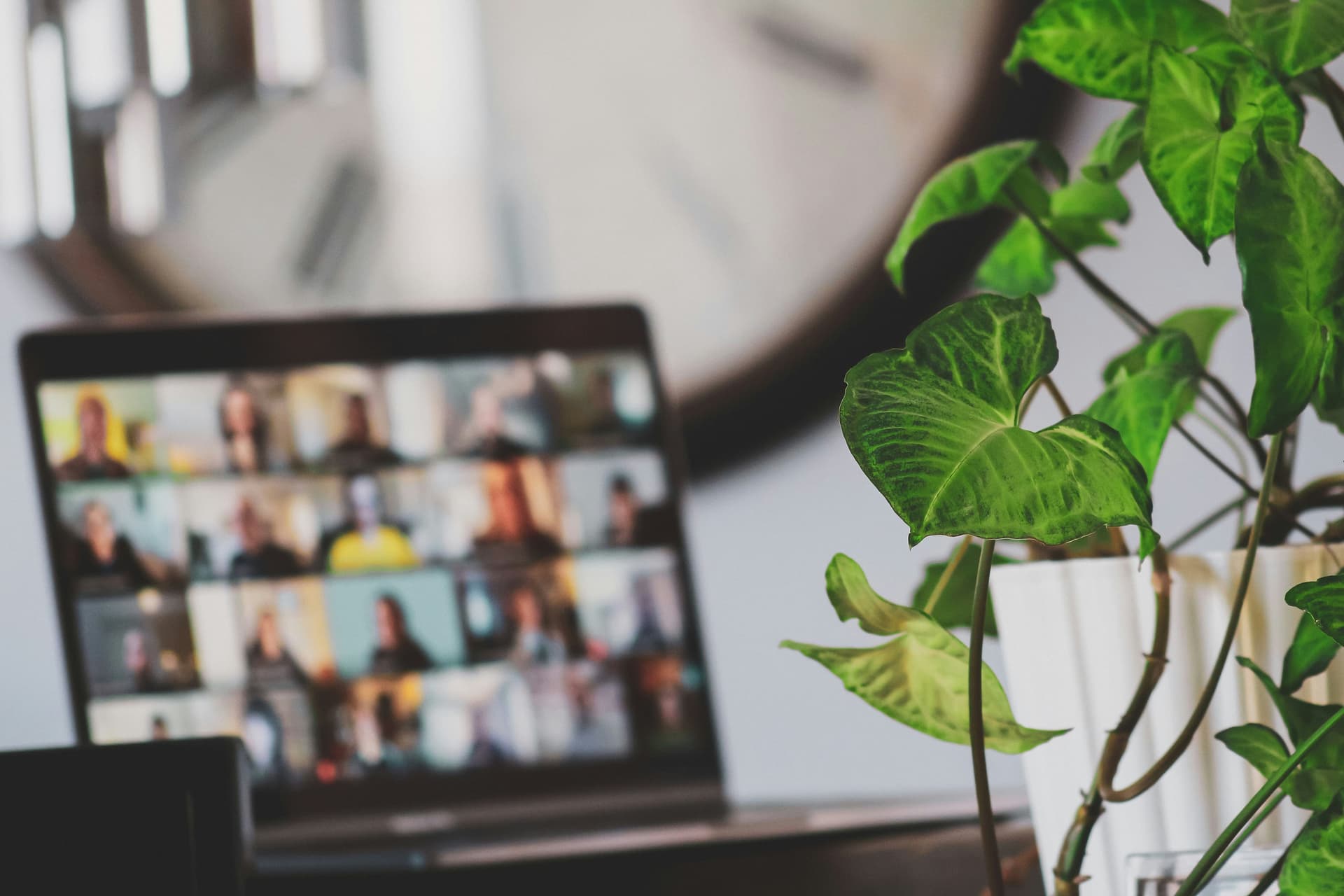 The Hybrid Work Stack 2025 — Humans, AI Agents & Asynchronous Flow